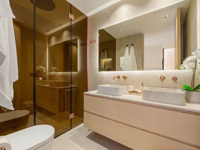 4 Slaapkamer Rijtjeshuis in The Golden Mile