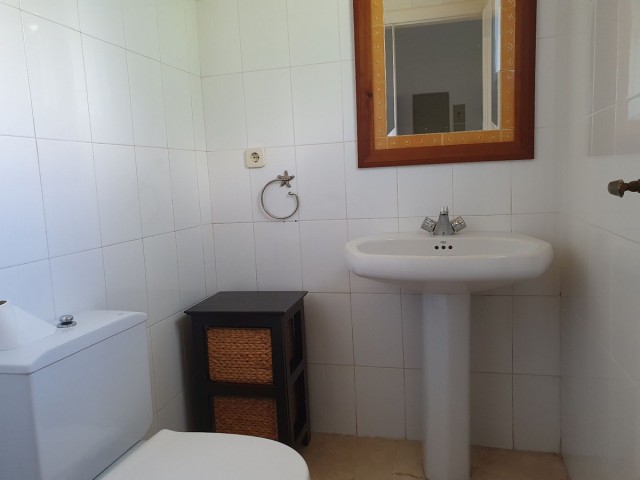 Maison mitoyenne avec 5 Chambres  à Estepona