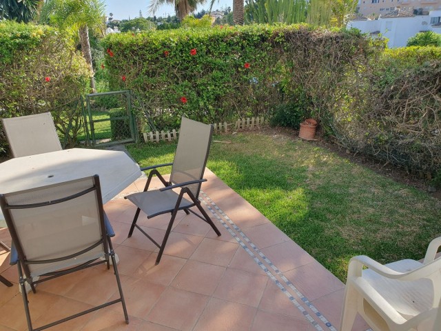 Maison mitoyenne avec 5 Chambres  à Estepona
