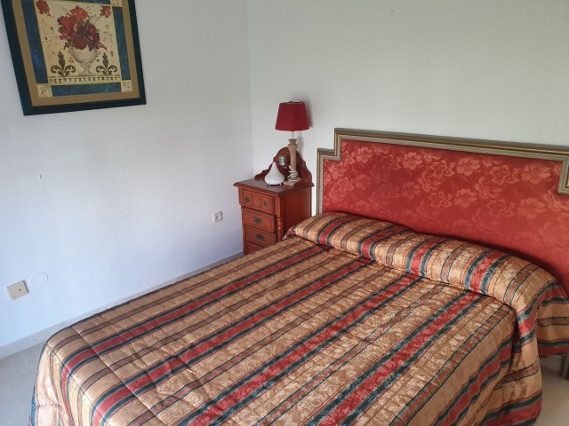 Maison mitoyenne avec 5 Chambres  à Estepona