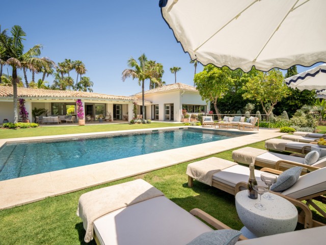 5 Schlafzimmer Villa in Nueva Andalucía