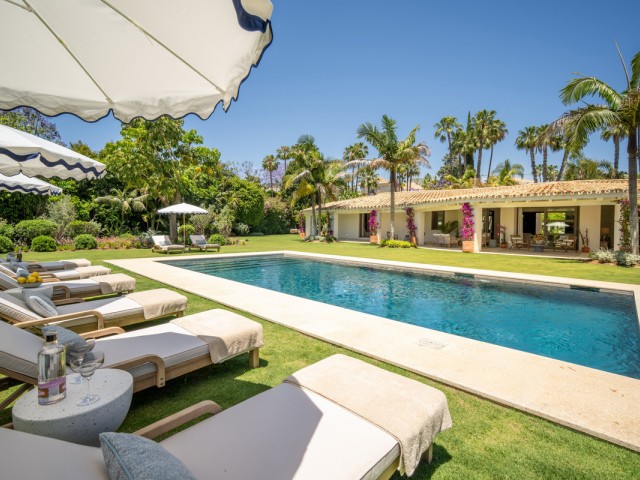 5 Schlafzimmer Villa in Nueva Andalucía