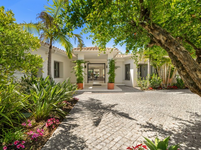 5 Schlafzimmer Villa in Nueva Andalucía