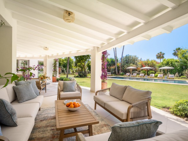 5 Schlafzimmer Villa in Nueva Andalucía