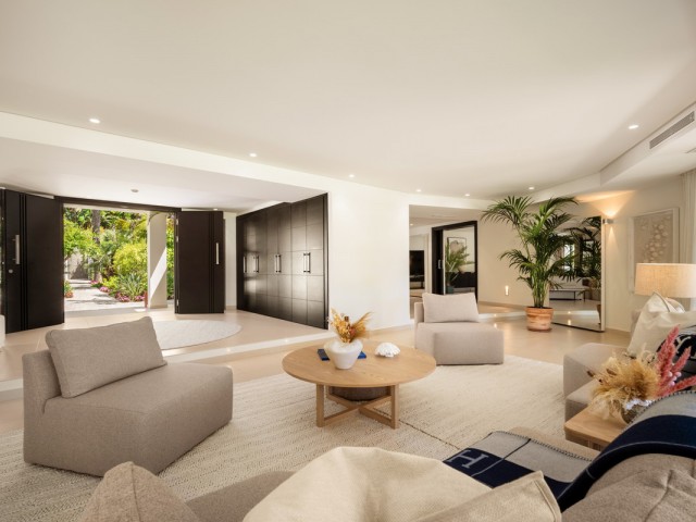 5 Schlafzimmer Villa in Nueva Andalucía
