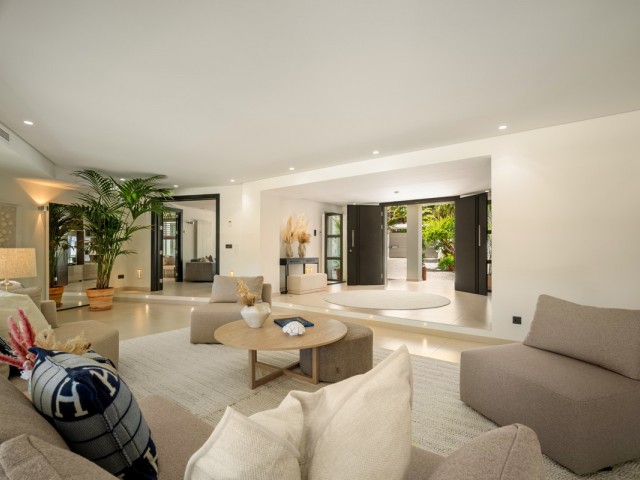 5 Schlafzimmer Villa in Nueva Andalucía