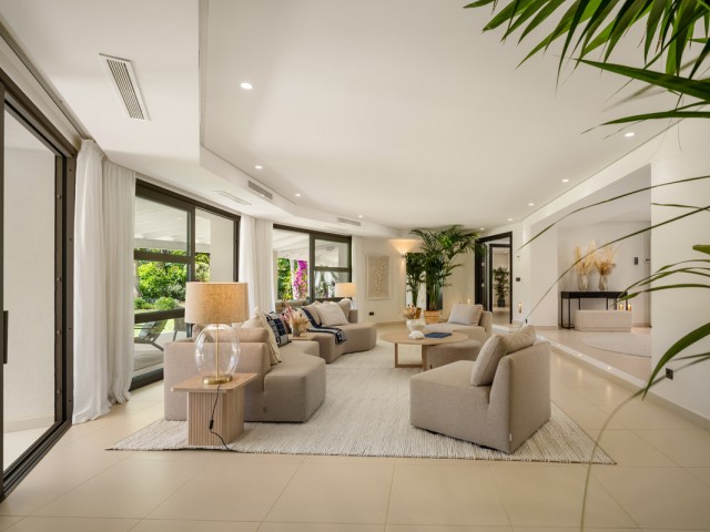 5 Schlafzimmer Villa in Nueva Andalucía