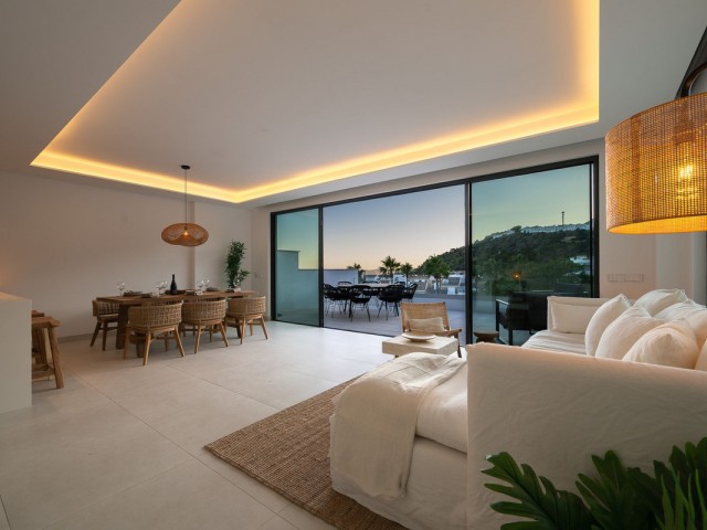 Villa con 4 Dormitorios  en Benalmadena Pueblo