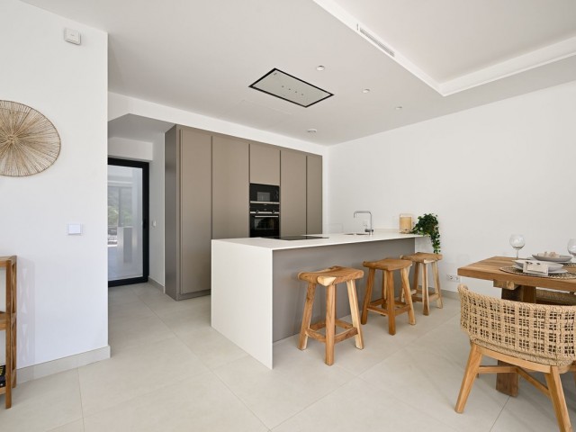 Villa con 4 Dormitorios  en Benalmadena Pueblo