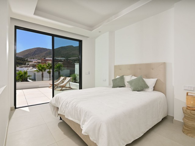 Villa con 4 Dormitorios  en Benalmadena Pueblo