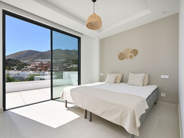 Villa con 4 Dormitorios  en Benalmadena Pueblo