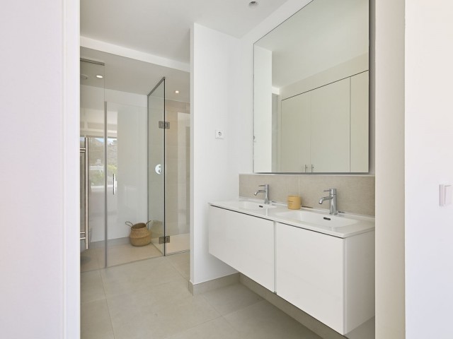 Villa con 4 Dormitorios  en Benalmadena Pueblo