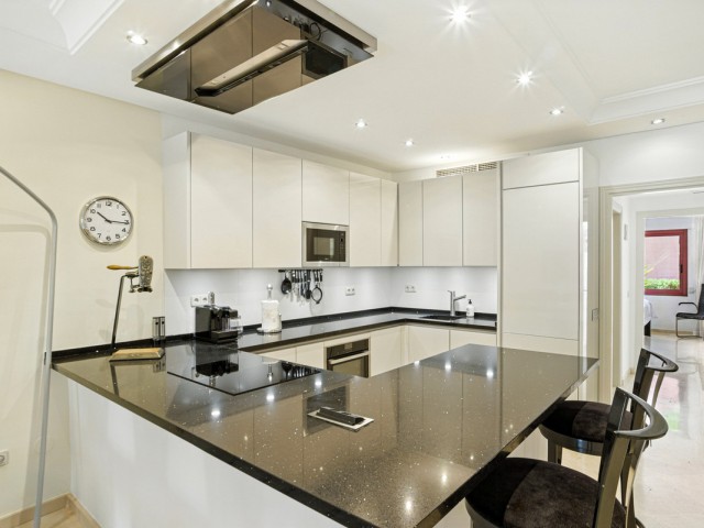 Appartement avec 3 Chambres  à Estepona
