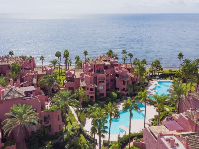 Appartement avec 3 Chambres  à Estepona