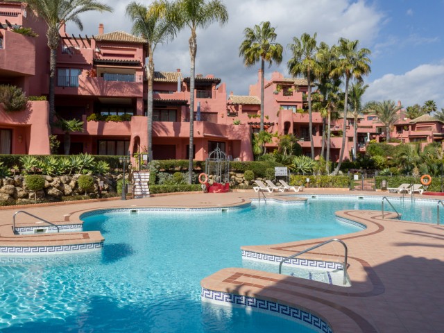 Appartement avec 3 Chambres  à Estepona