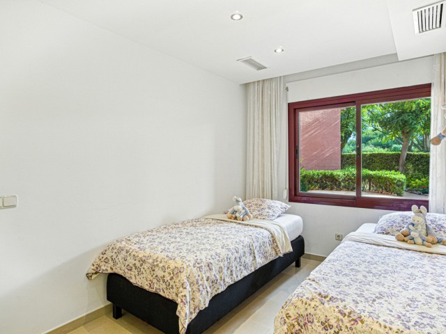 Appartement avec 3 Chambres  à Estepona