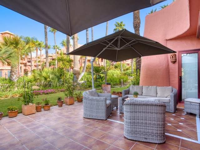 Appartement avec 3 Chambres  à Estepona