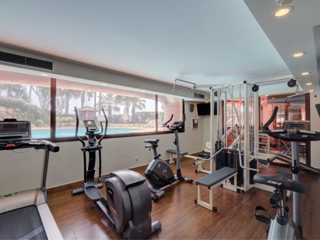 Appartement avec 3 Chambres  à Estepona