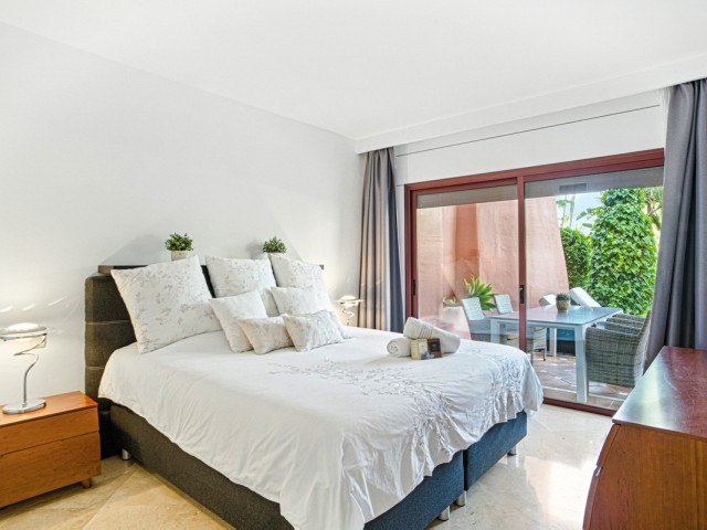 Appartement avec 3 Chambres  à Estepona