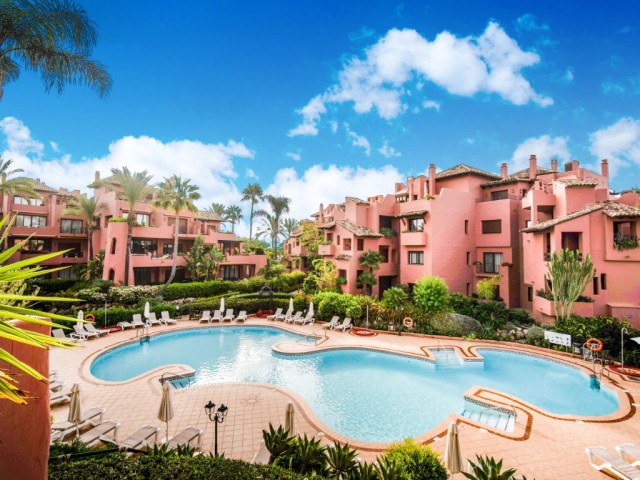 Appartement avec 3 Chambres  à Estepona