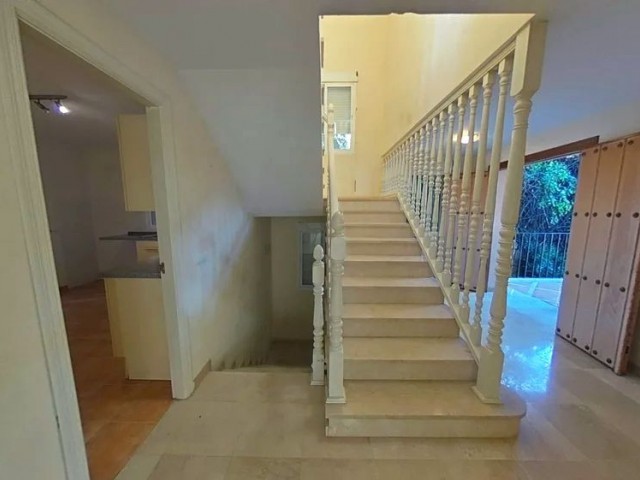 3 Schlafzimmer Reihenhaus in Nueva Andalucía