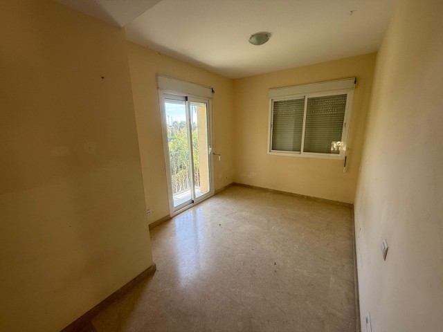 5 Makuuhuoneen Rivitalo Nueva Andalucía