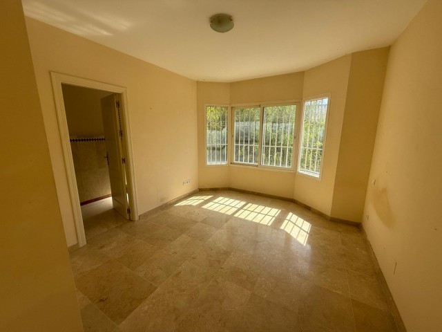 5 Makuuhuoneen Rivitalo Nueva Andalucía