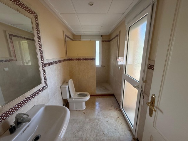 5 Makuuhuoneen Rivitalo Nueva Andalucía