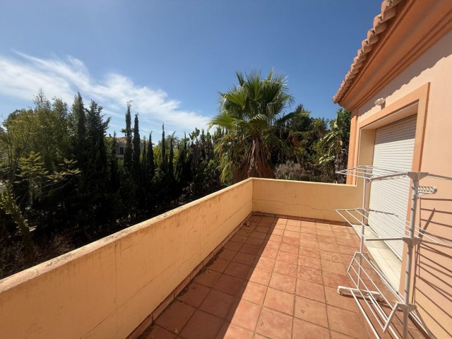 5 Makuuhuoneen Rivitalo Nueva Andalucía