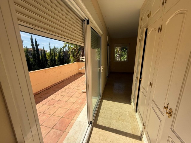 5 Makuuhuoneen Rivitalo Nueva Andalucía