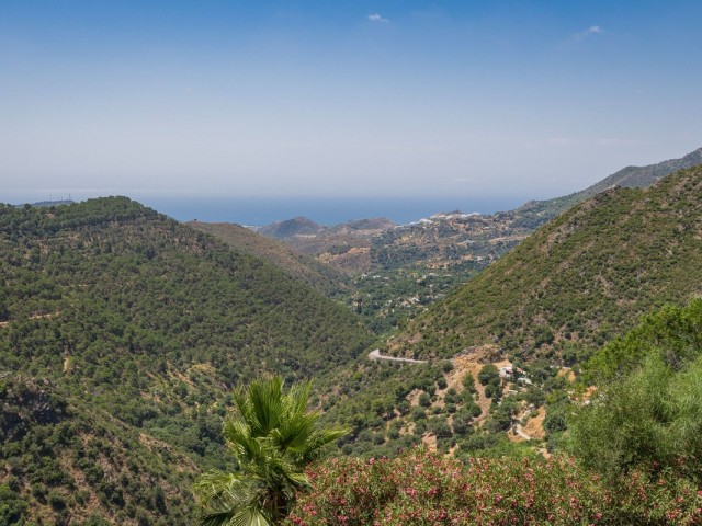 Villa con 9 Dormitorios  en Ojén