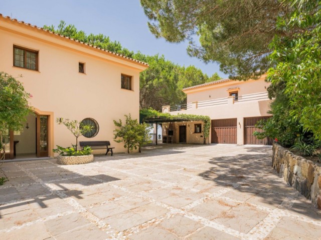 9 Soveroms Villa i Ojén