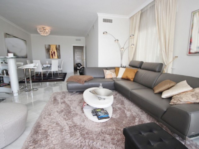 2 Schlafzimmer Apartment in Bahía de Marbella