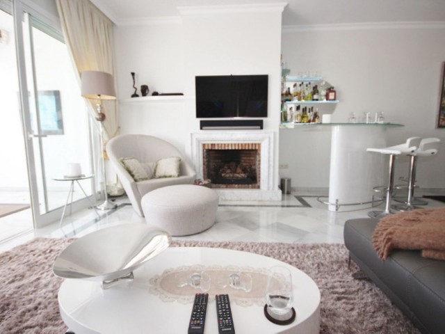 2 Schlafzimmer Apartment in Bahía de Marbella