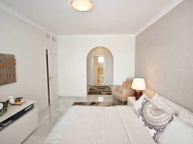 2 Schlafzimmer Apartment in Bahía de Marbella