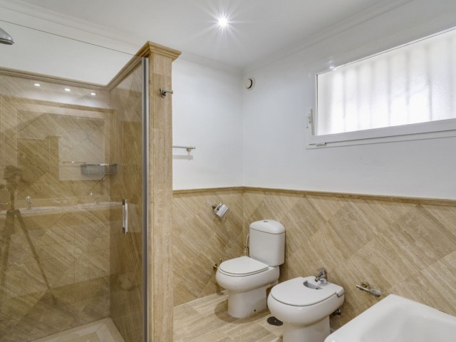 2 Schlafzimmer Apartment in Bahía de Marbella