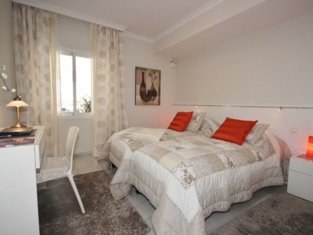 2 Schlafzimmer Apartment in Bahía de Marbella