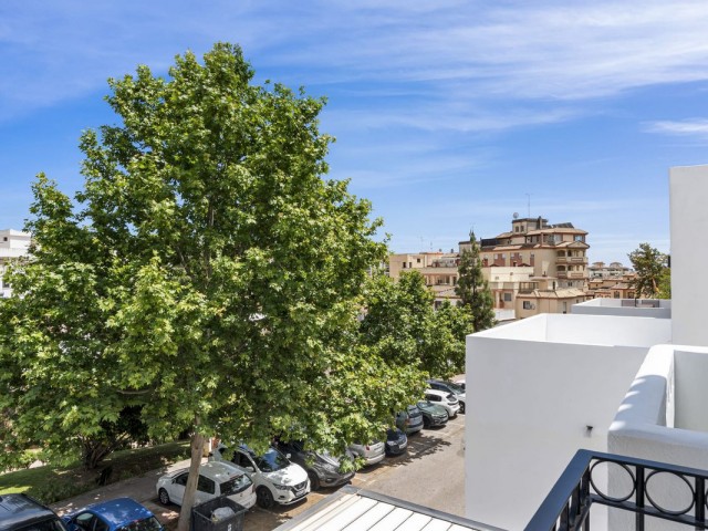 Maison mitoyenne avec 4 Chambres  à Estepona