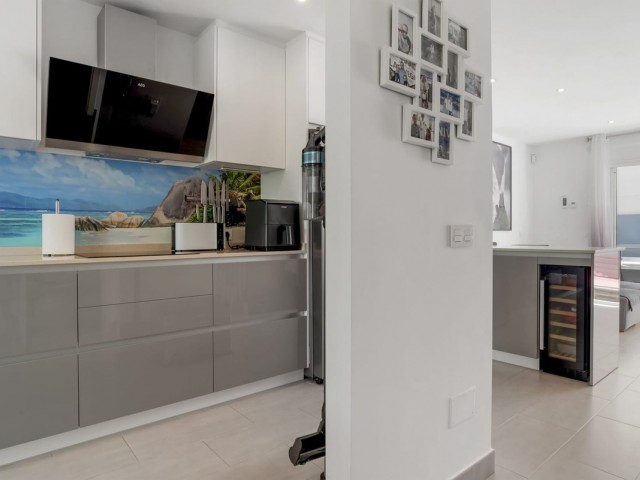 Maison mitoyenne avec 4 Chambres  à Estepona