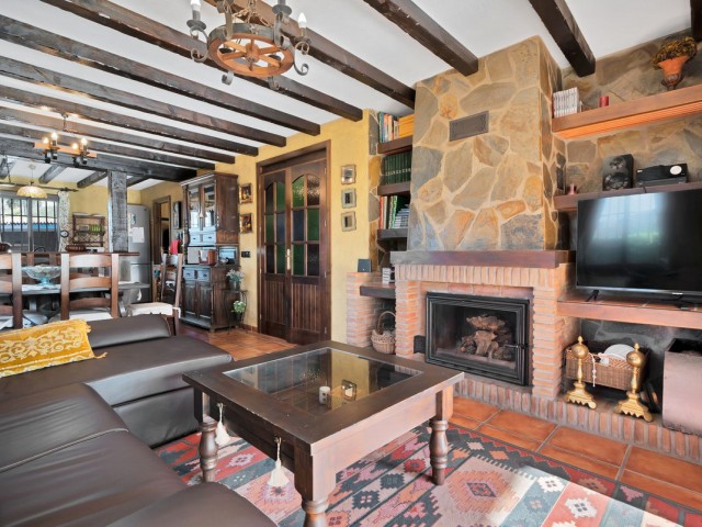 4 Schlafzimmer Villa in Ojén