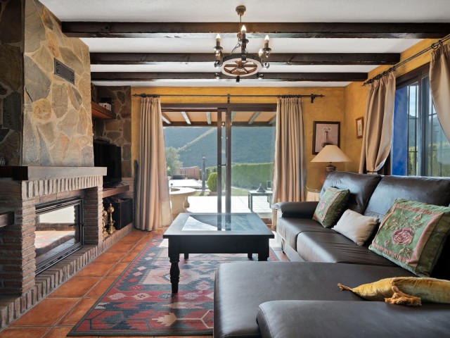4 Schlafzimmer Villa in Ojén