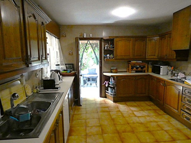 5 Sovrums Villa i Marbella