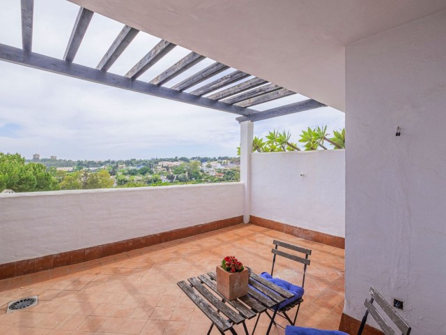 5 Bedrooms Apartment in Marbella