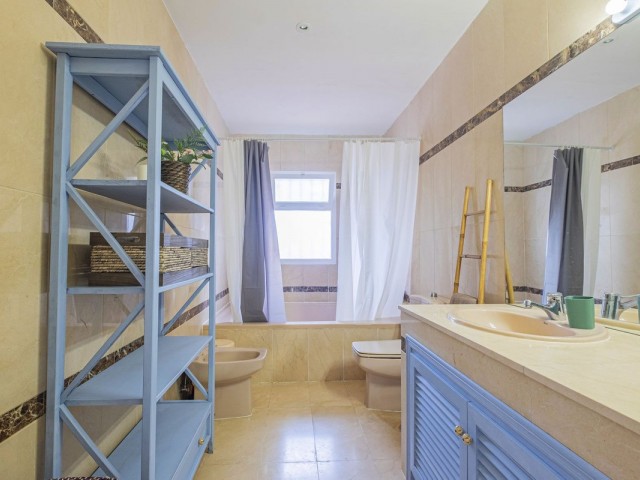 5 Bedrooms Apartment in Marbella