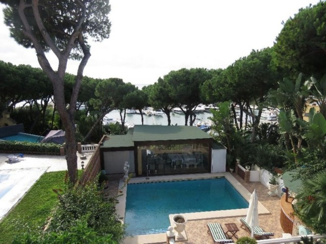 4 Sovrums Villa i Puerto de Cabopino