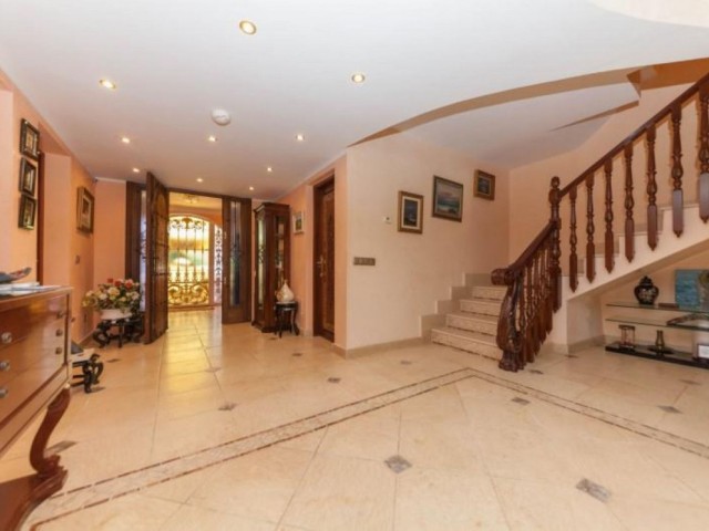 4 Sovrums Villa i Puerto de Cabopino