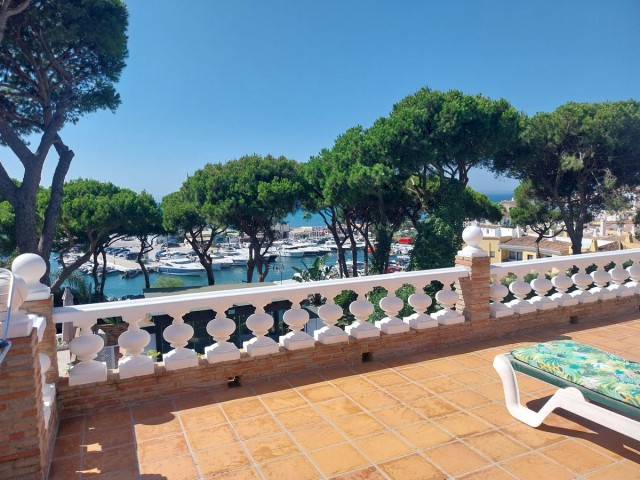 4 Soveroms Villa i Puerto de Cabopino