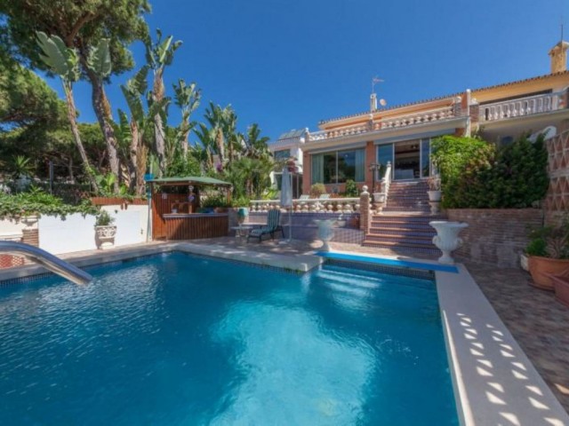 4 Soveroms Villa i Puerto de Cabopino