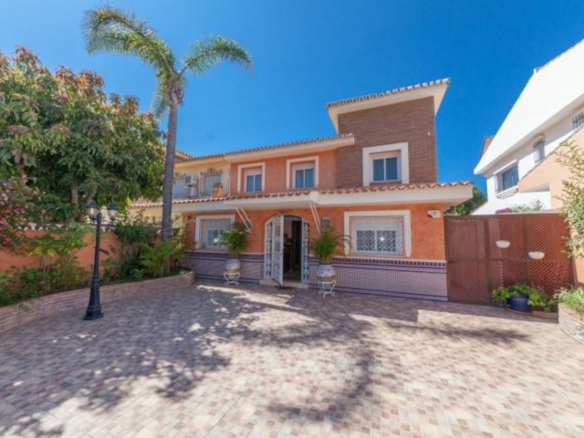 4 Soveroms Villa i Puerto de Cabopino