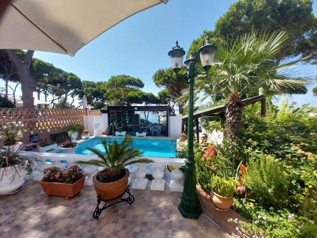 4 Schlafzimmer Villa in Puerto de Cabopino